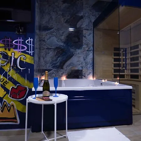 Magic With Jaccuzzi And Sauna דירה